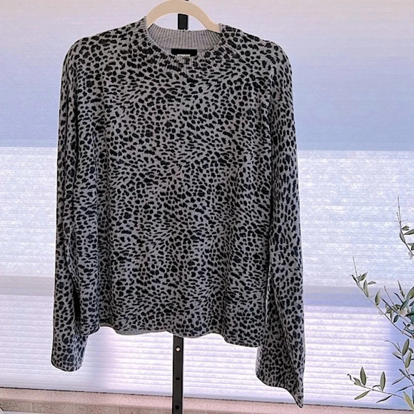 Monrow Cotton Cashmere Mockneck Cheetah Print Sweater Black Grey Large NWT Cozy - Picture 1 of 4